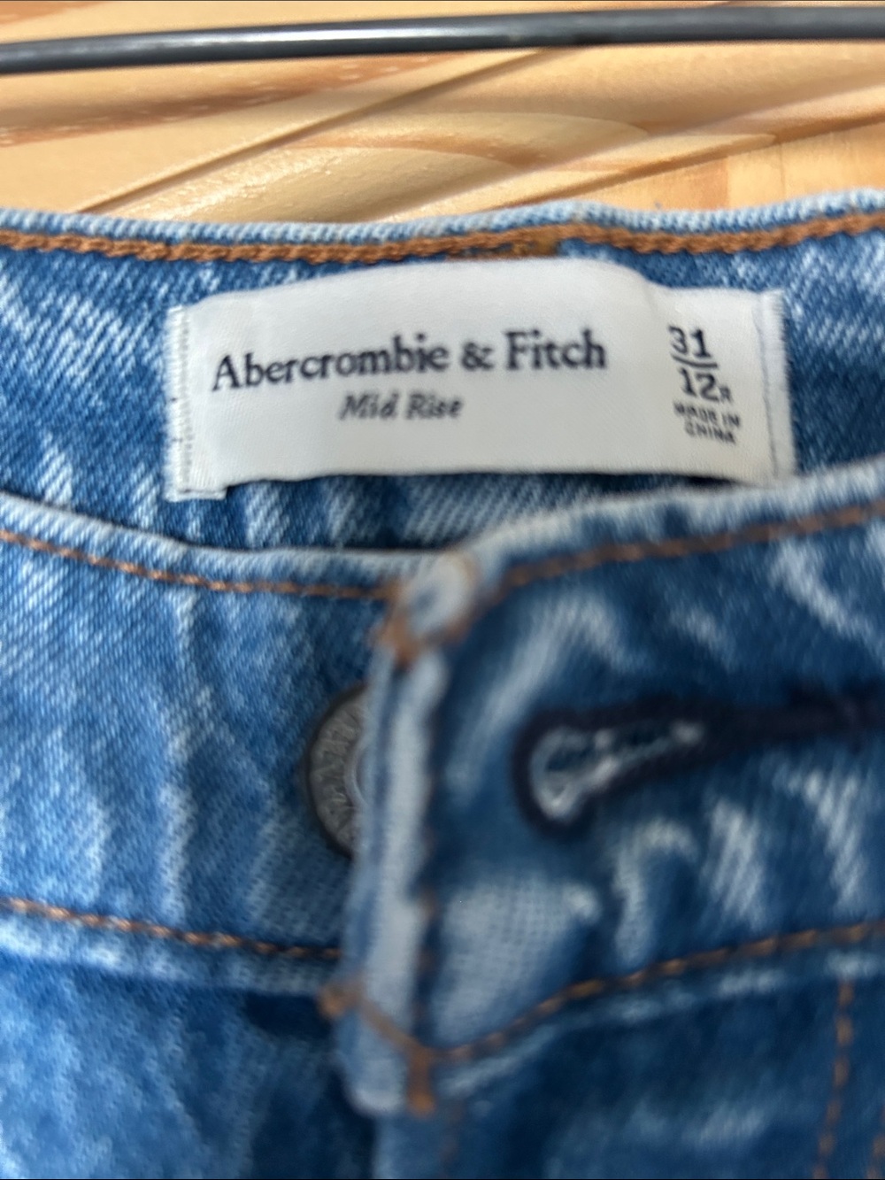 Abercrombie & Fitch Light Blue Mid-Rise Denim Jeans - Picture 2 of 3